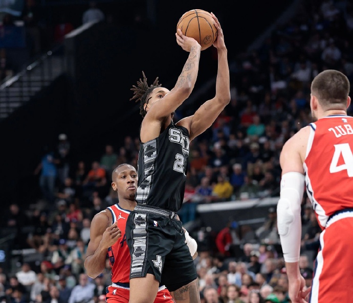 利记官方网站-马刺战胜快船，晋级前景颇具希望