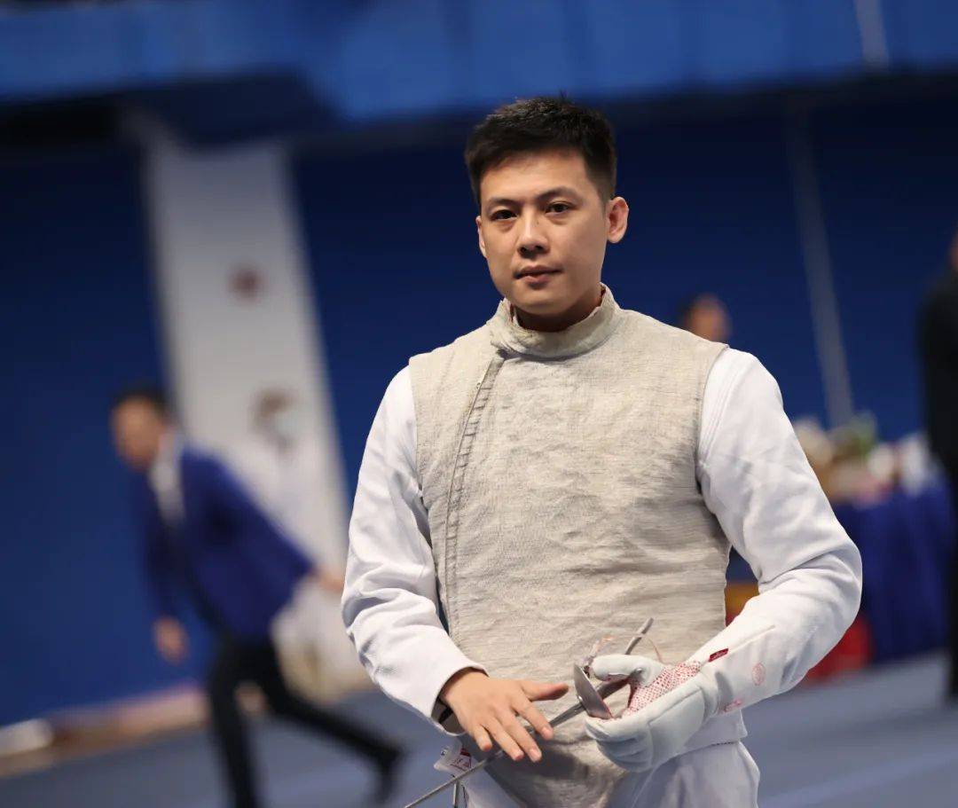 利记平台-铿锵玫瑰，英国击剑选手勇夺男子花剑冠军