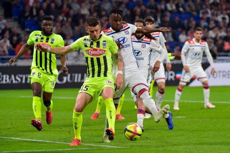 克莱蒙客场击败昂热,实现翻盘 克莱蒙客场击败昂热,实现翻盘