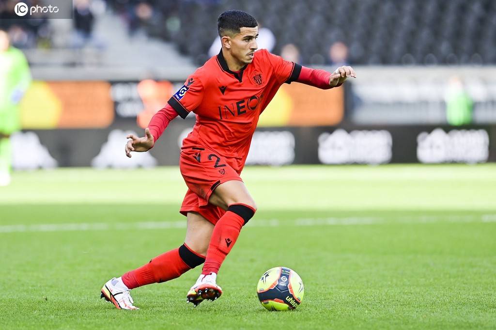 克莱蒙客场击败昂热,实现翻盘 克莱蒙客场击败昂热,实现翻盘