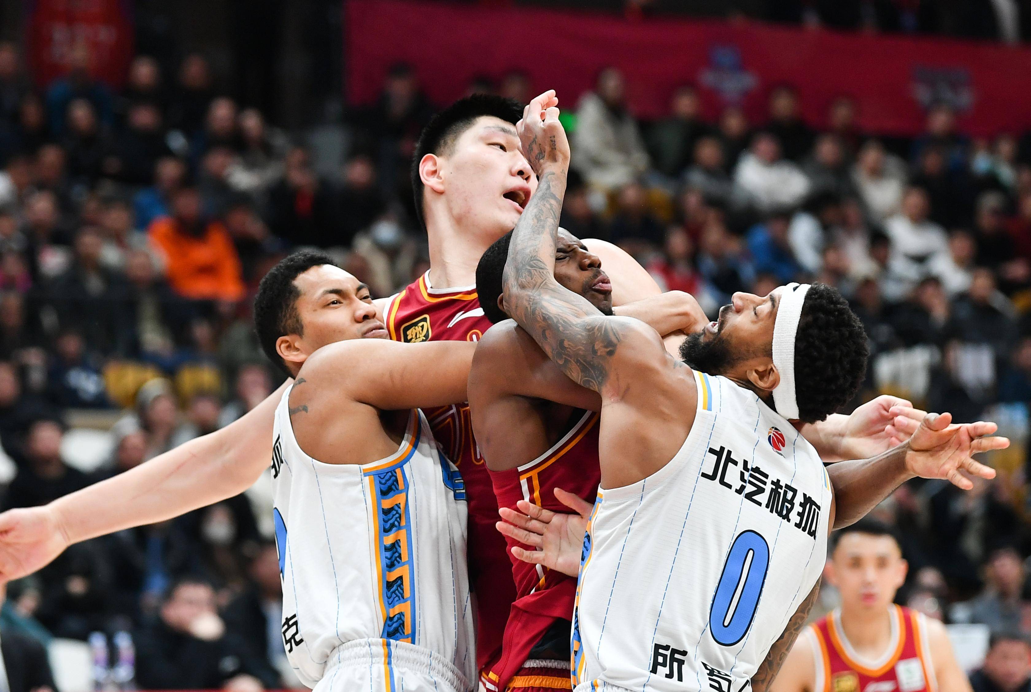 利记官网-许多球队队员在CBA联赛中获得突破，展现潜力