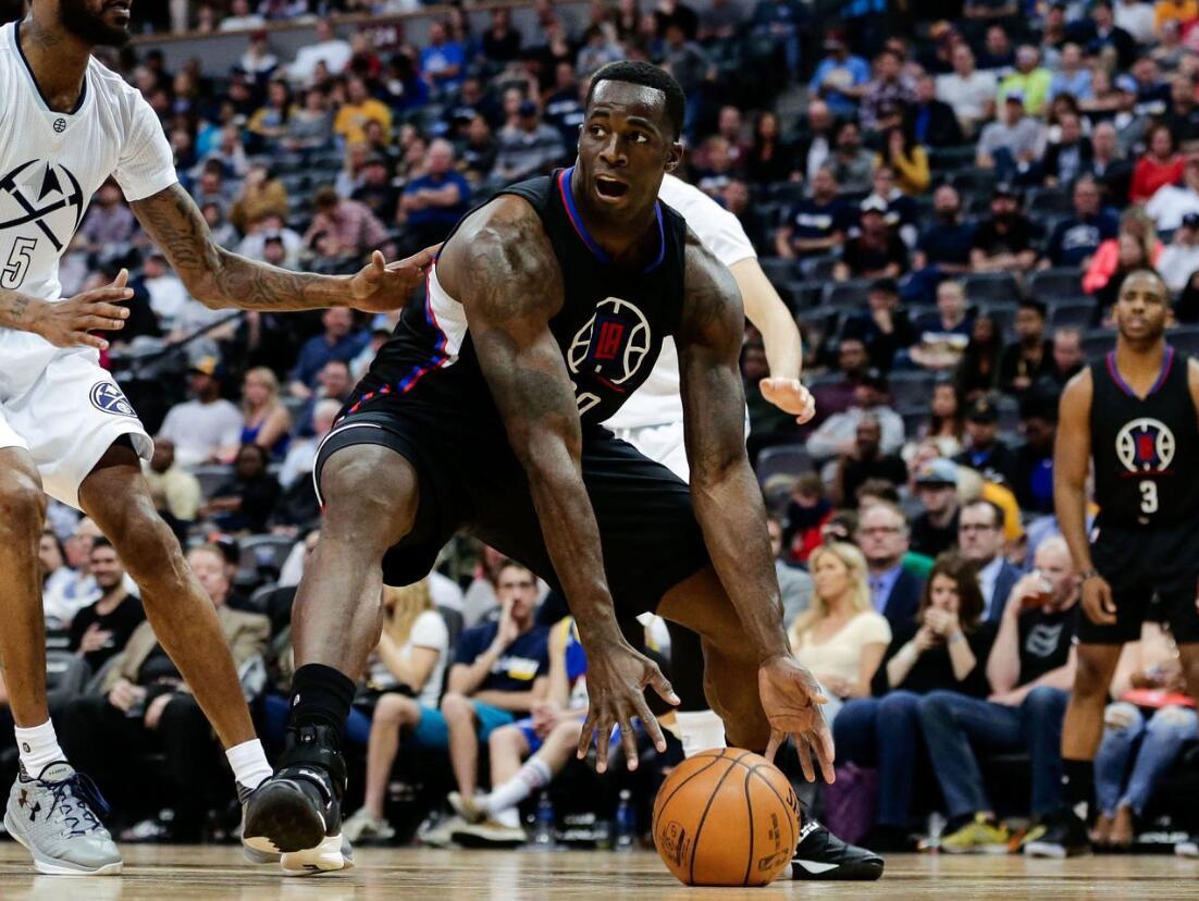 利记官网-巴斯重回篮球赛场，带领球队赢得胜利