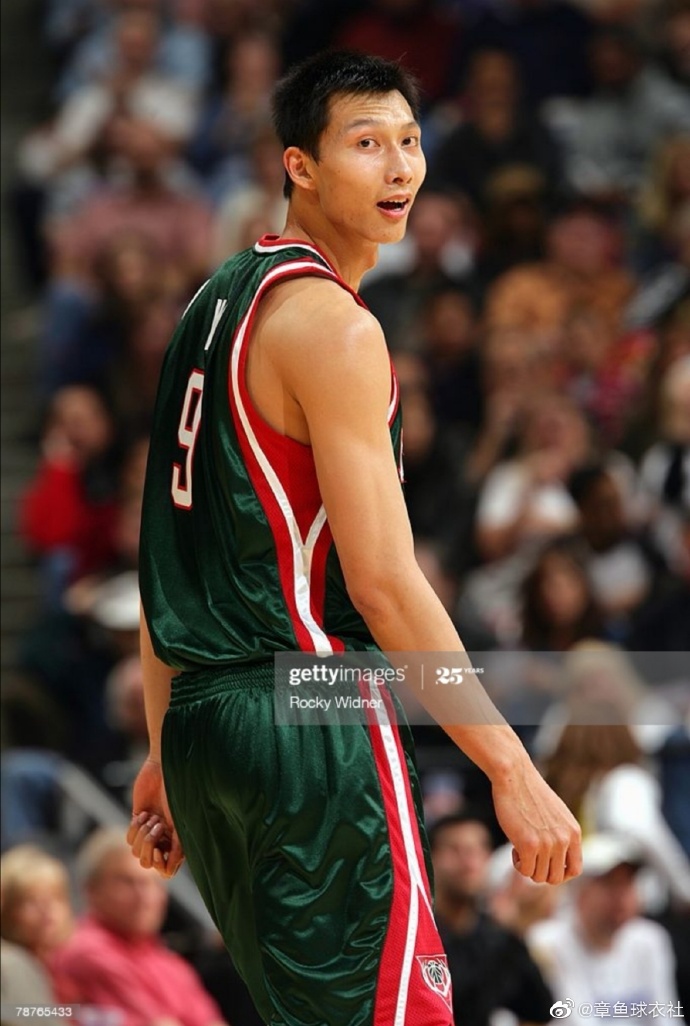 利记官网-雄鹿球员扎伊恩-威廉森打破个人历史纪录，成为球队新星