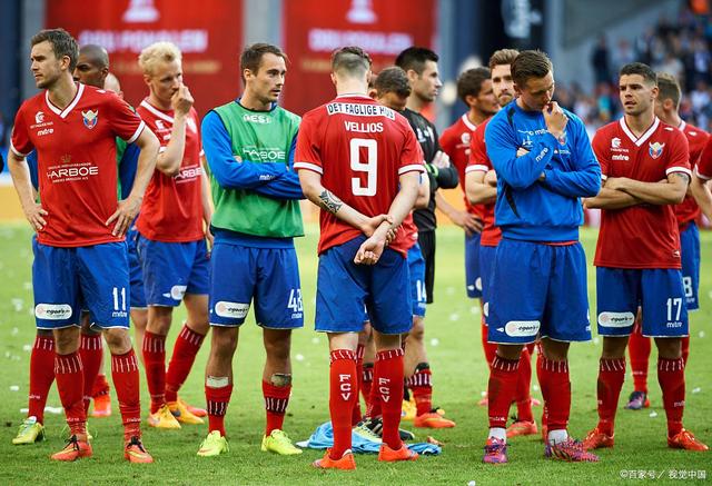 欧预赛进行时瑞典队对阵克罗地亚队 欧预赛进行时瑞典队对阵克罗地亚队