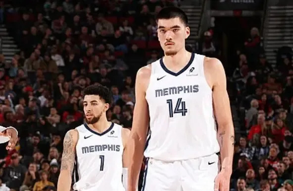 利记官网-老鹰主场大胜灰熊，球队年轻球员逐渐崭露头角