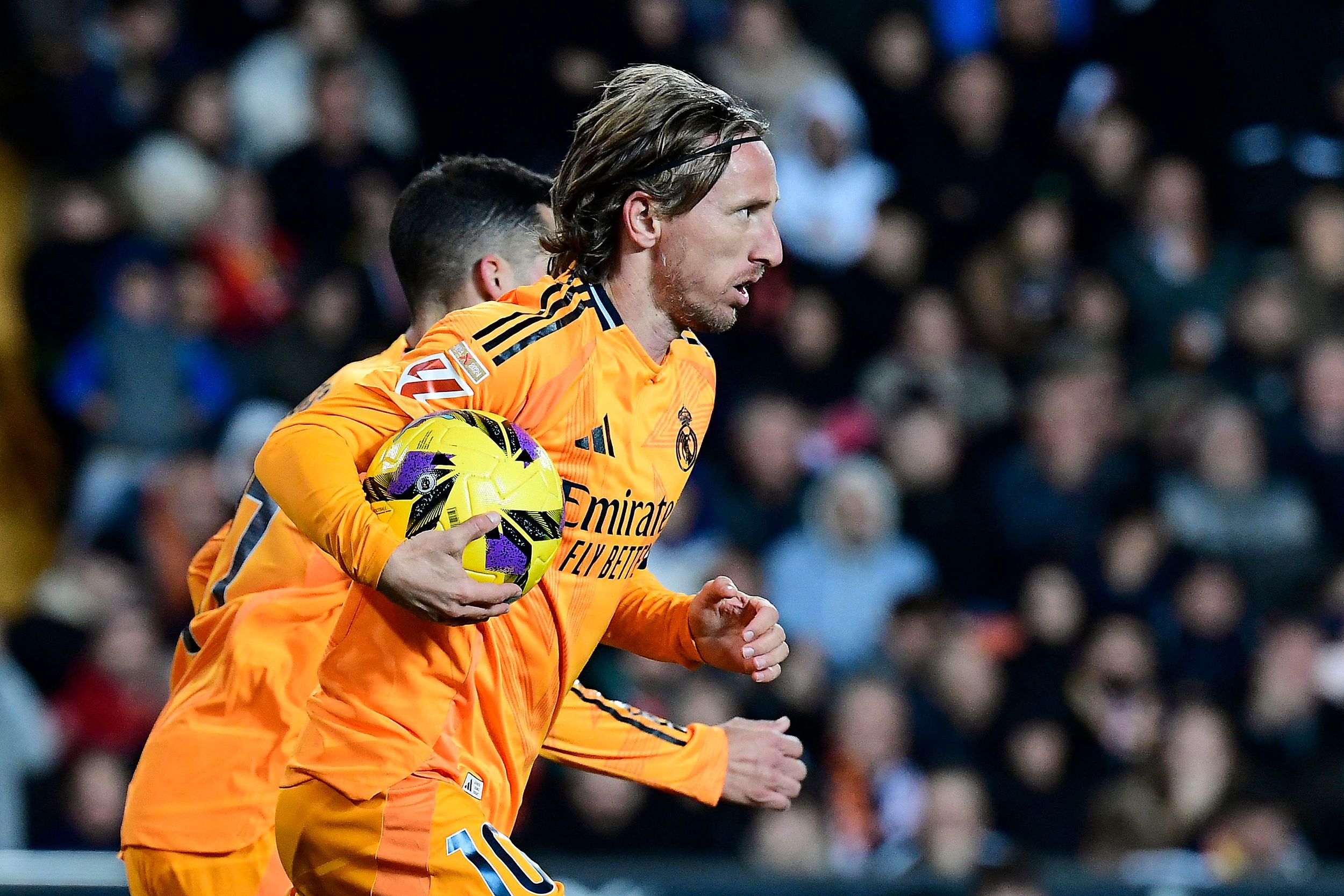 利记官方网站-米兰双雄激战,打出精彩比赛